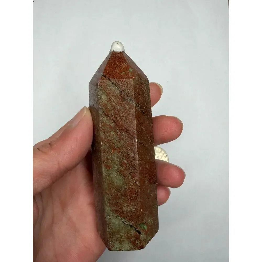 Red and Green Point Crystal Tower Decorative Home Accent stone